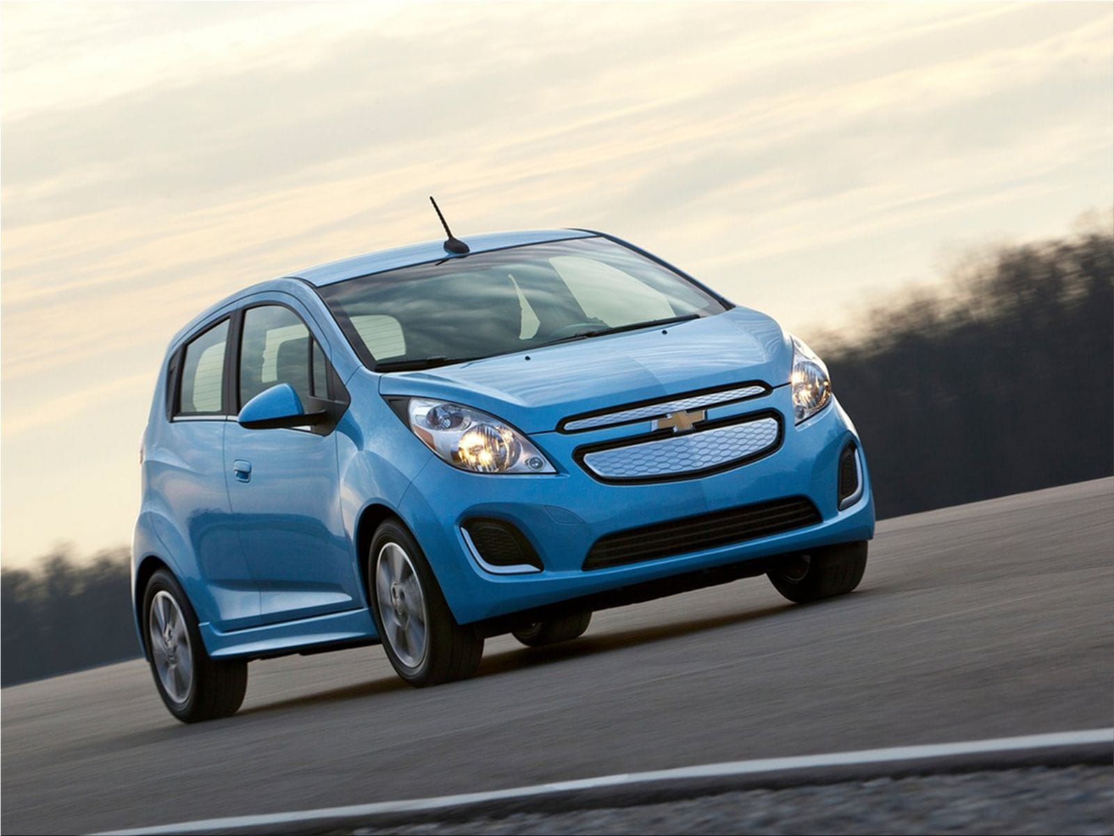 first official pictures chevrolet spark ev