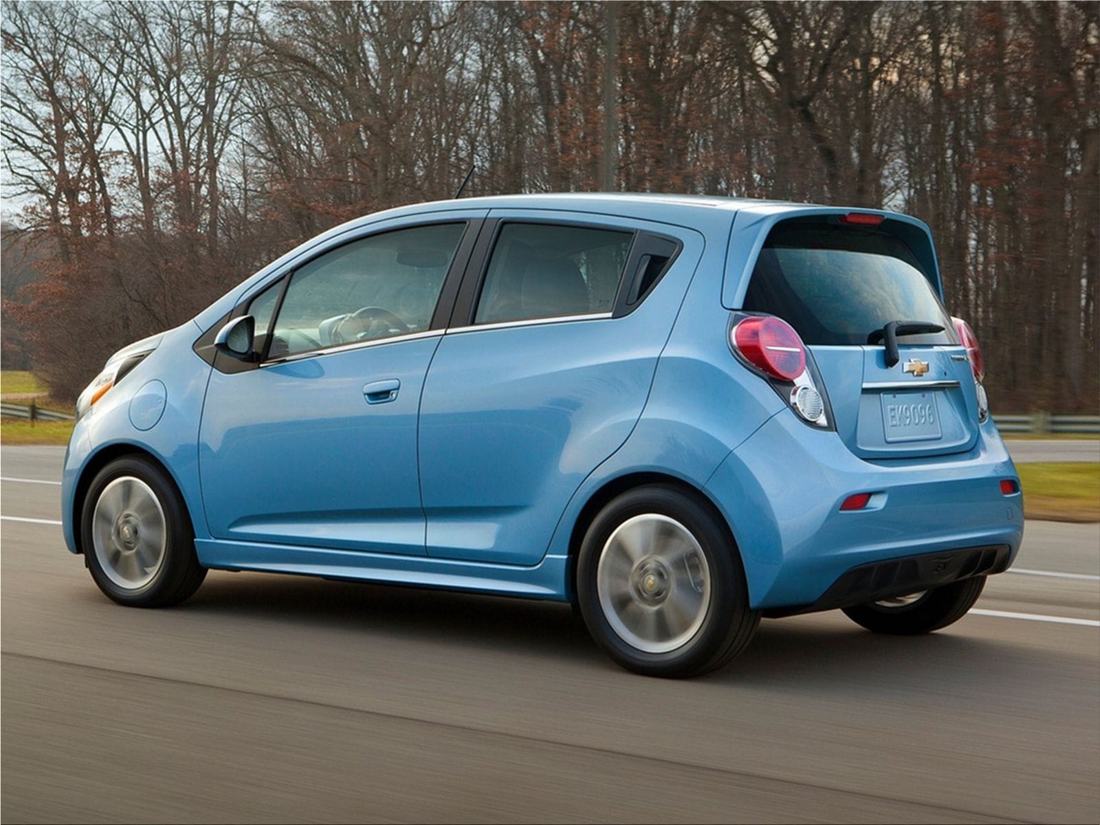first-official-pictures-of-chevrolet-spark-ev-chevrolet