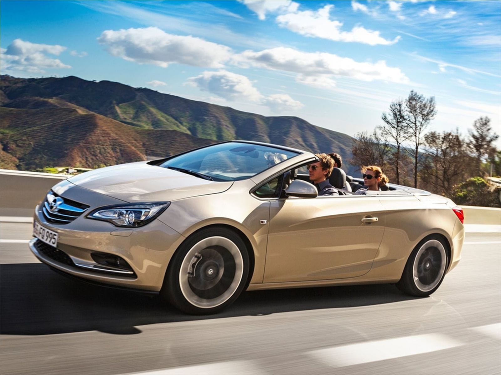 Opel Cascada mid-size convertible | Car Division