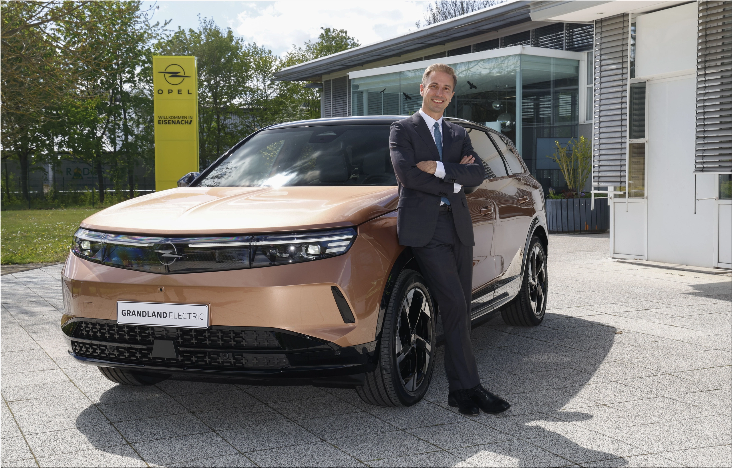 A Powerful Electric SUV Unveiling the AllNew 2025 Opel Grandland Car Division