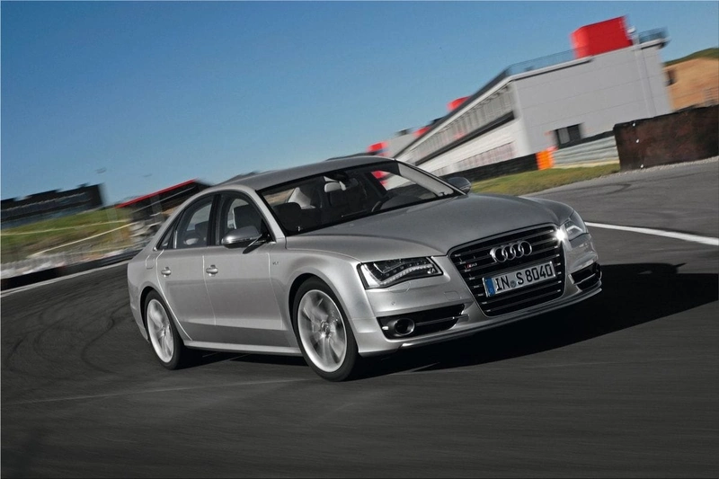 Audi S8