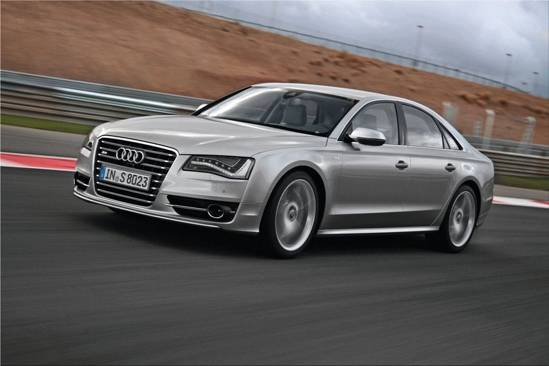 Audi S8