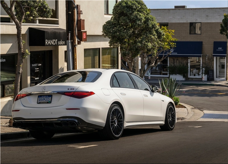 2024 Mercedes-Benz S63 AMG E Performance