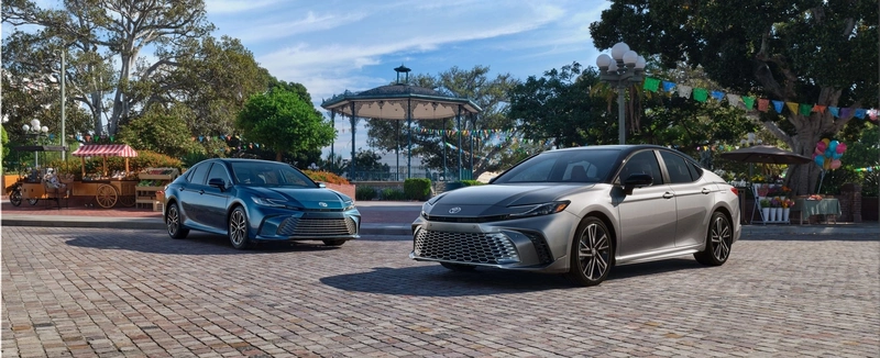 Toyota Camry Hybrid XLE