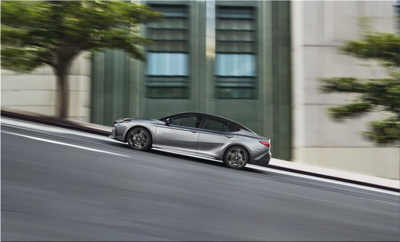 Toyota Camry Hybrid XLE