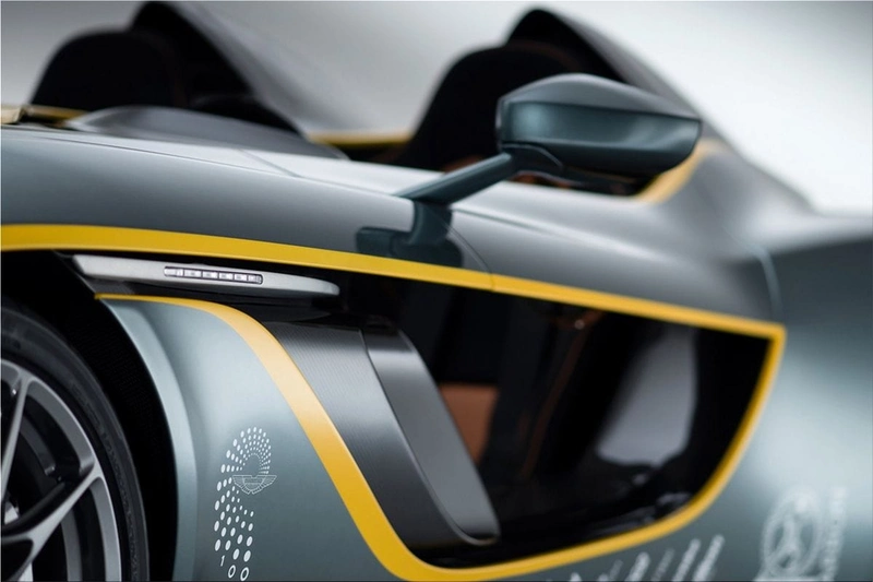 Aston Martin CC100 Speedster Concept