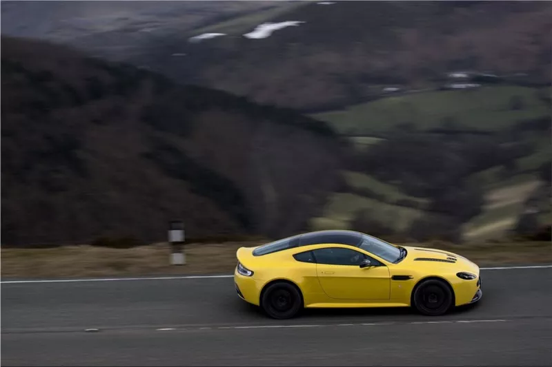 Aston Martin V12 Vantage S