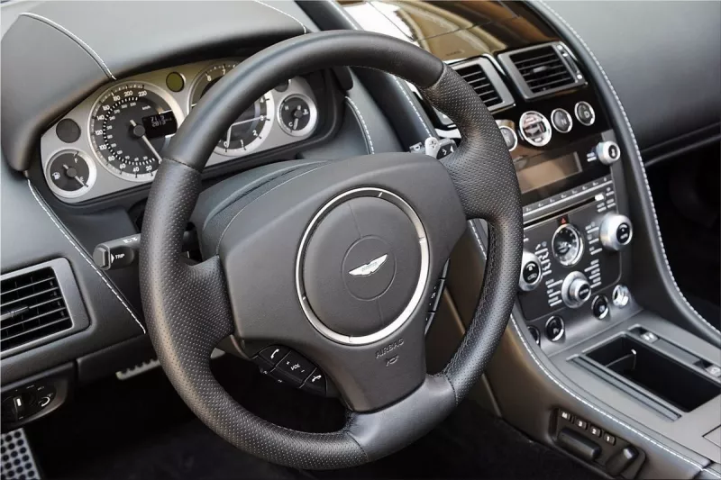 Aston Martin V8 Vantage Roadster