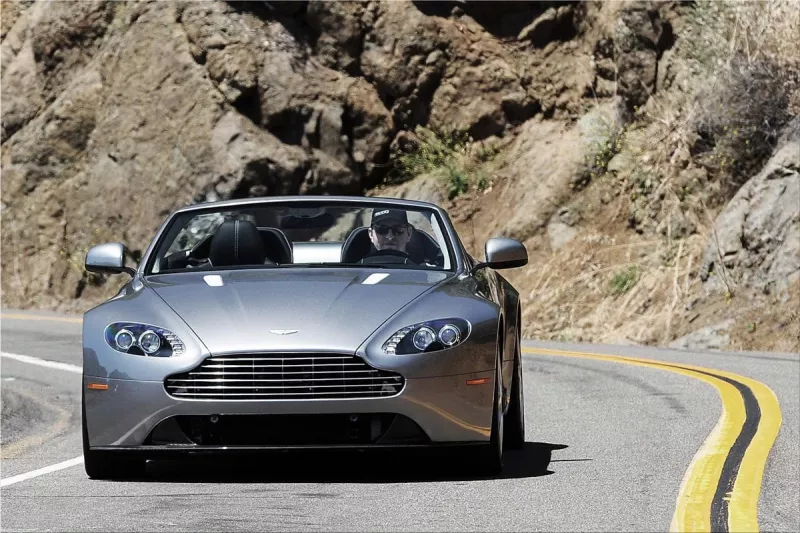 Aston Martin V8 Vantage Roadster