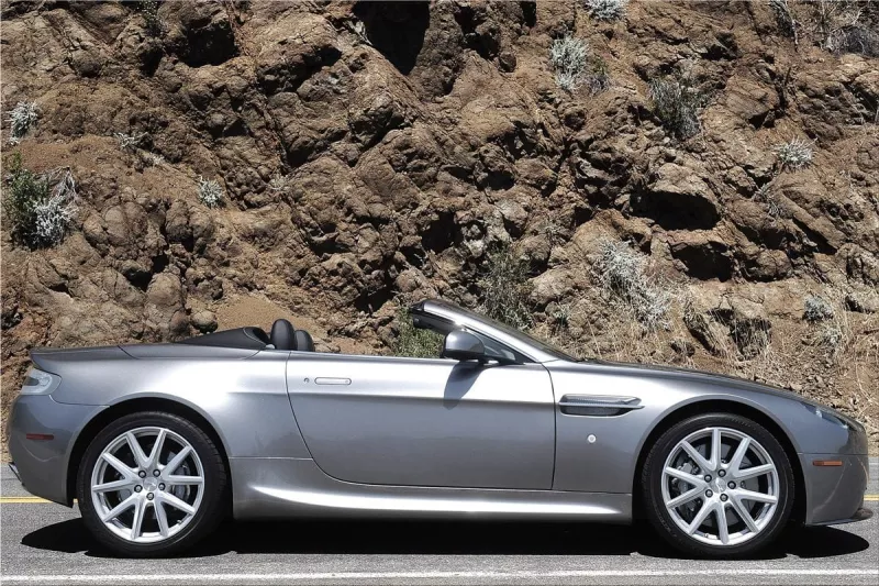 Aston Martin V8 Vantage Roadster