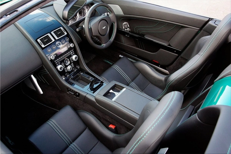 Aston Martin V8 Vantage S