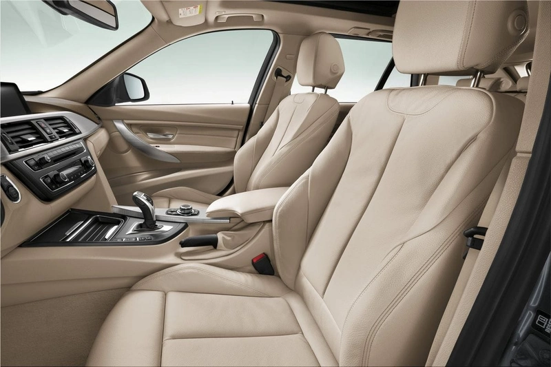 BMW 3-Series Touring - 2013