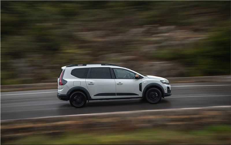 2026 Dacia Jogger Hybrid
