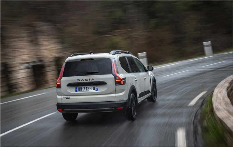 2026 Dacia Jogger Hybrid