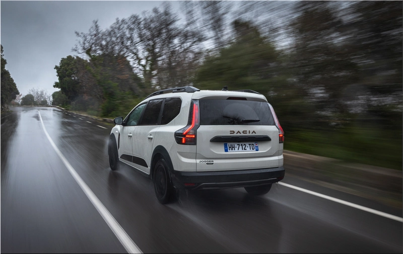 2026 Dacia Jogger Hybrid