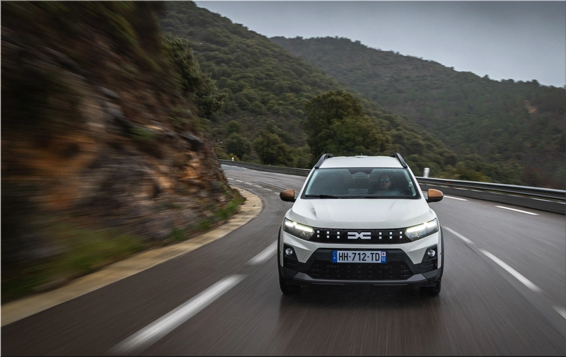 2026 Dacia Jogger Hybrid