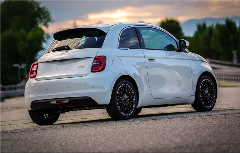 2026 Fiat 500 Hybrid