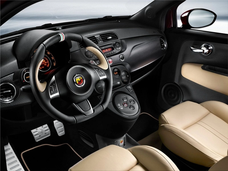 Fiat 695 Abarth Maserati interior