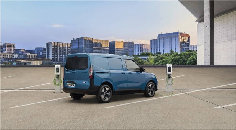 Ford E-Transit Courier 2026