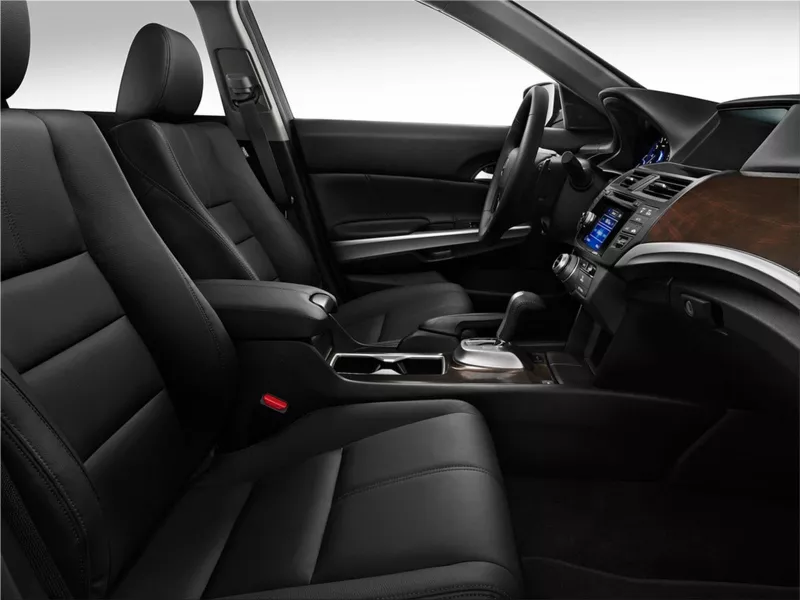 Honda Crosstour interior