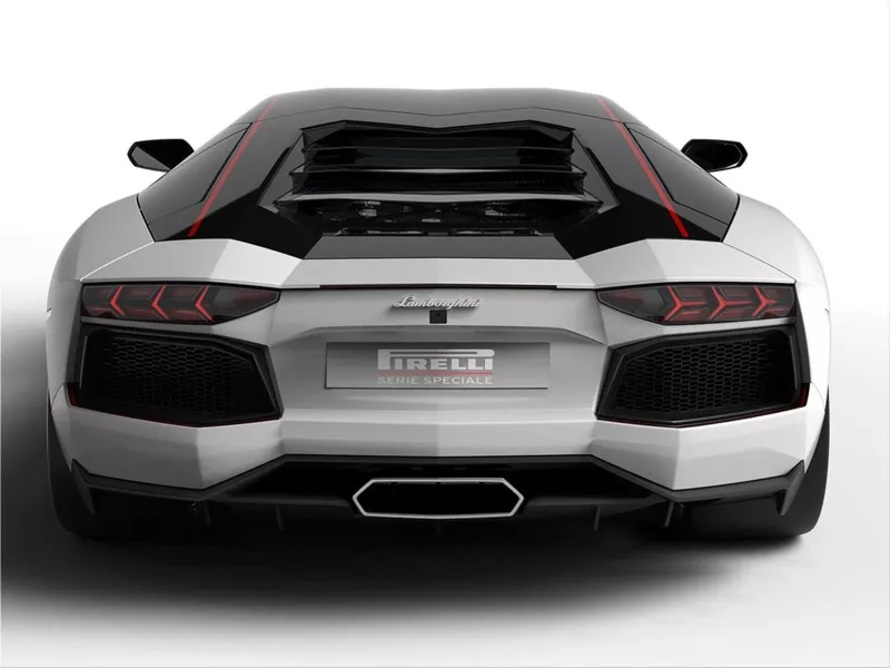 Lamborghini Aventador LP700-4 Pirelli Edition