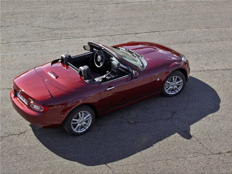 Mazda MX-5 Roadster Coupe