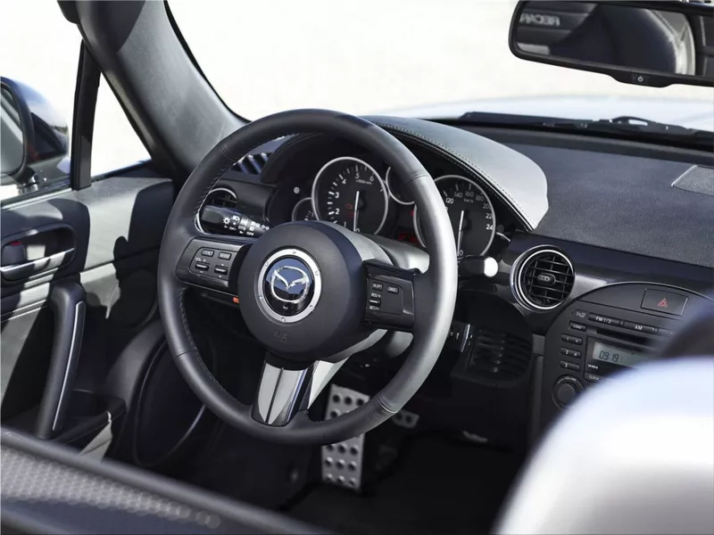 Mazda MX-5 Roadster Coupe