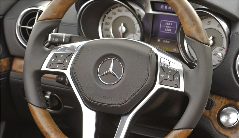 Mercedes-Benz SL550 - 2013