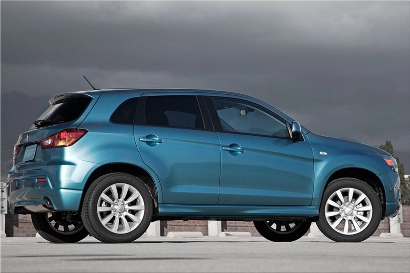 Mitsubishi CUV