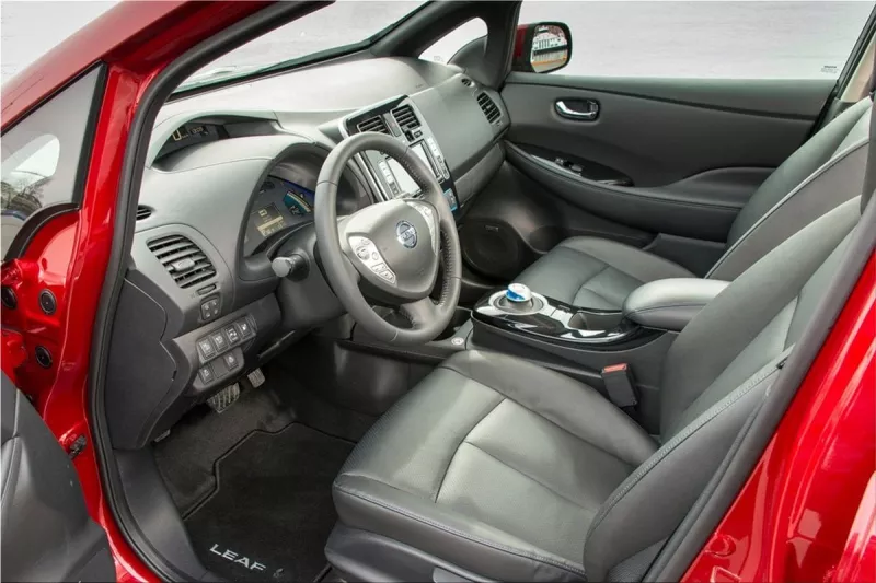 2014 Nissan Leaf interior
