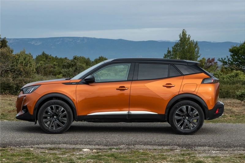 PEUGEOT 2008 compact SUV