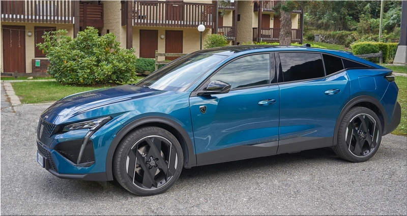 Peugeot 408