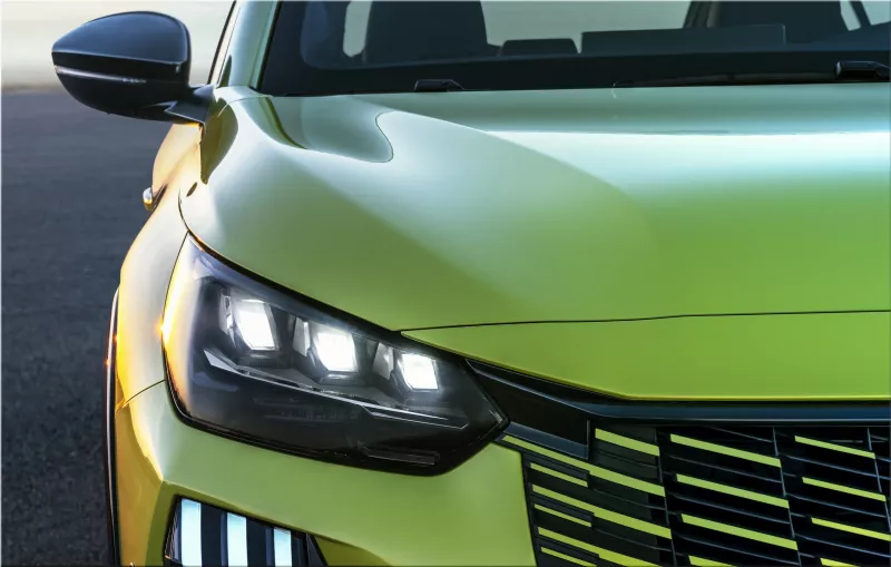Peugeot e-208