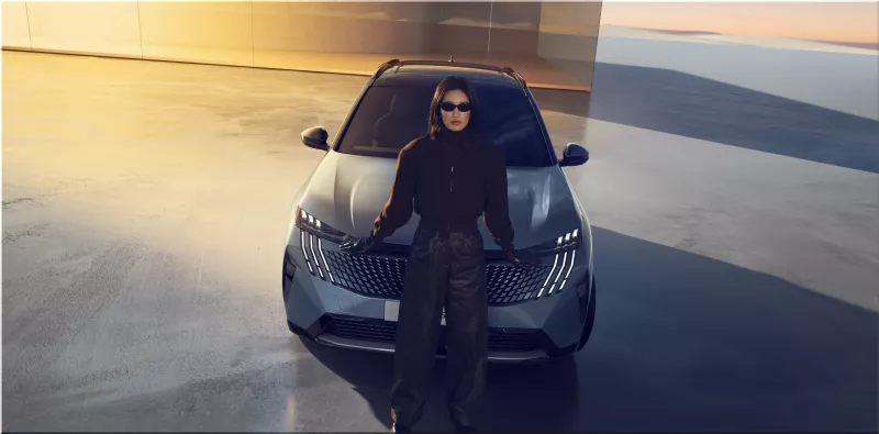 Peugeot e-5008 electric SUV