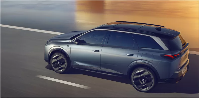 2024 Peugeot e-5008 electric SUV