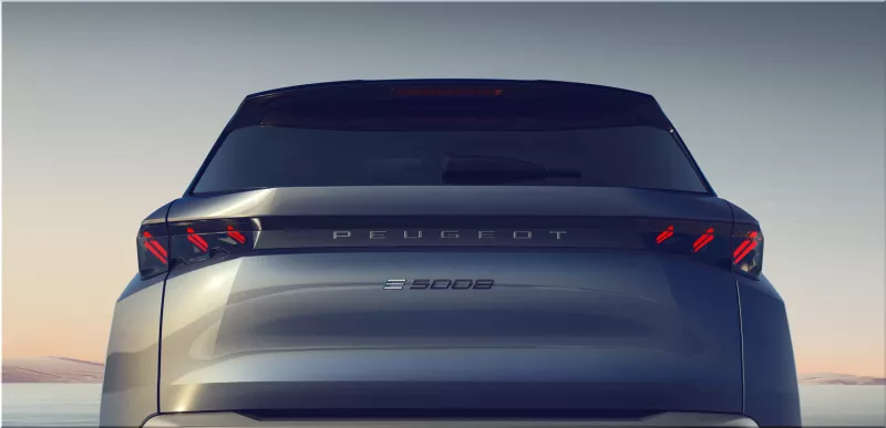 Peugeot e-5008 electric SUV