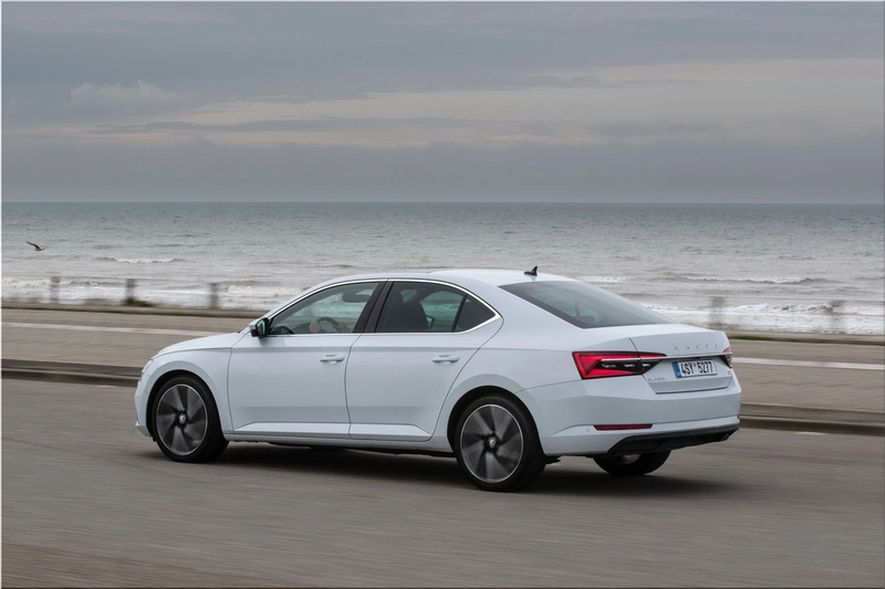 Skoda Superb Hatch Plug-In Hybrid