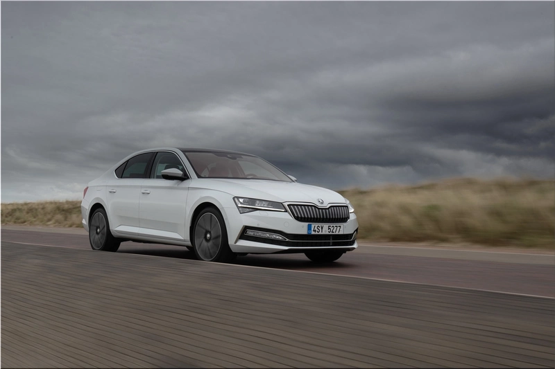 Skoda Superb Hatch Plug-In Hybrid