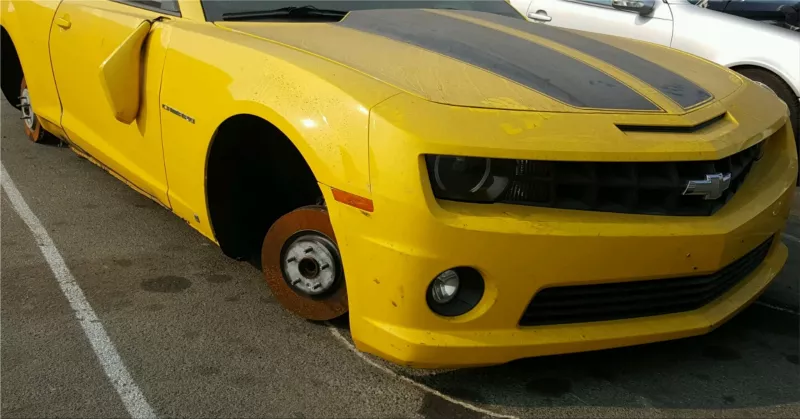 Things to Consider When Selling Wrecked Cars For Cash