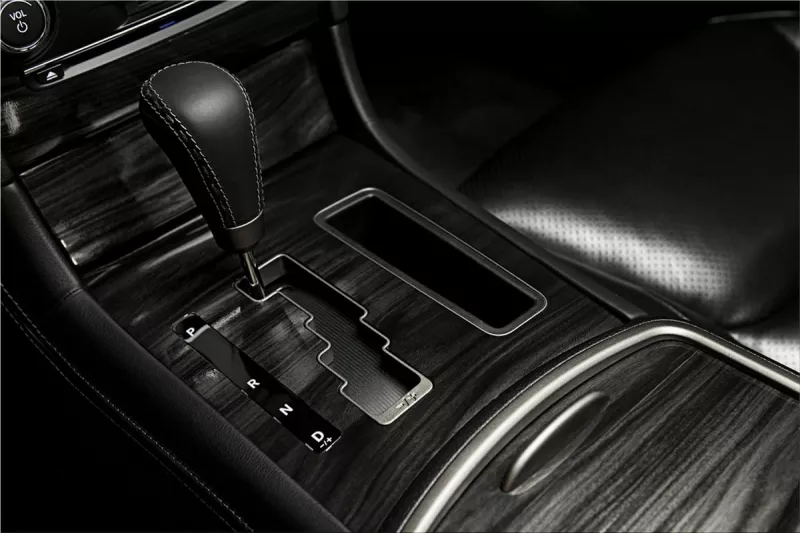 Chrysler 300C John Varvatos