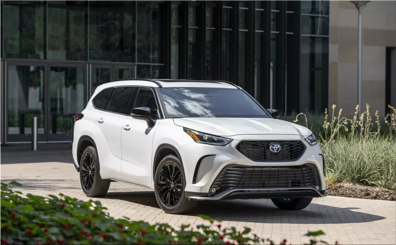 Toyota Highlander Hybrid Nightshade