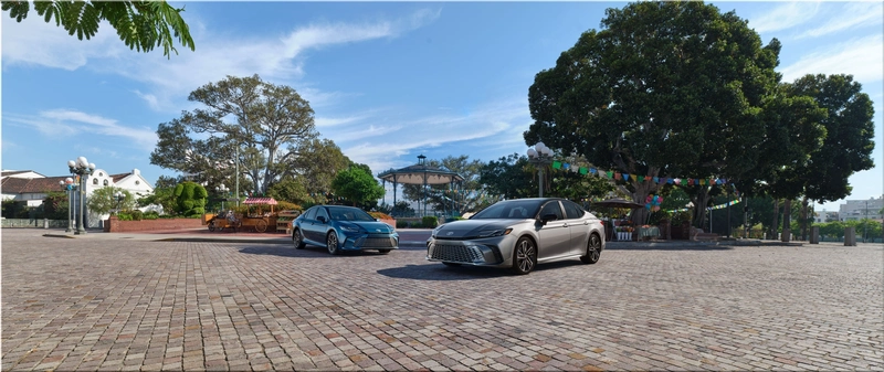 Toyota Camry Hybrid XLE