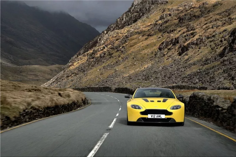 Aston Martin V12 Vantage S