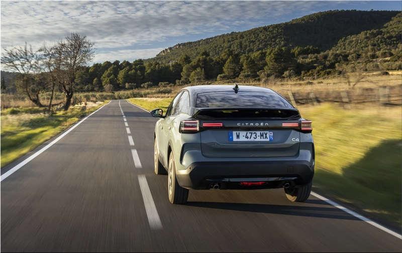 Citroën C4 Hybrid MAX Manhattan Green