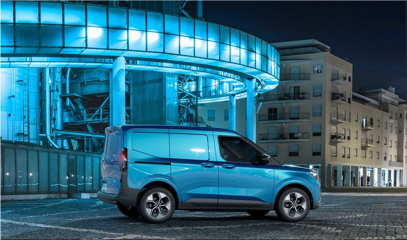 Ford E-Transit Courier 2026