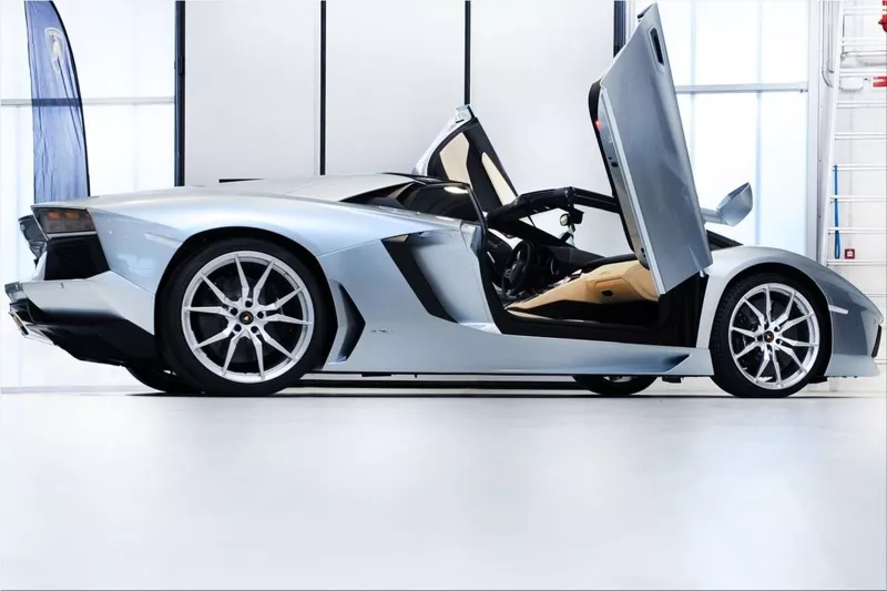 Lamborghini Aventador LP700-4 Roadster