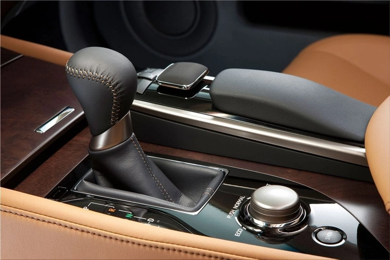 Lexus GS 350 interior