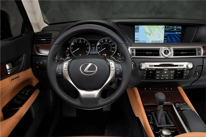Lexus GS 350 interior