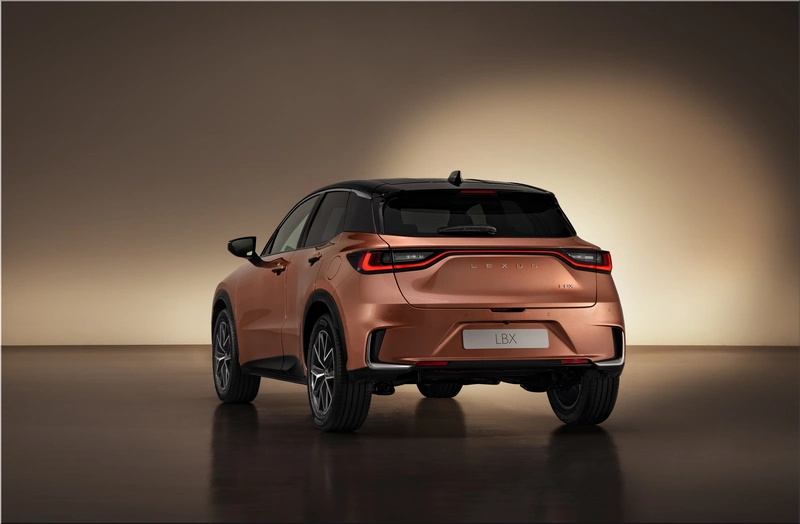  Lexus LBX