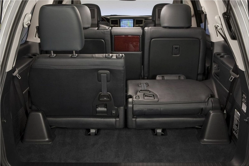 Lexus LX 570 interior